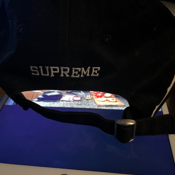 Four hats for sale - Picture 3 of 16